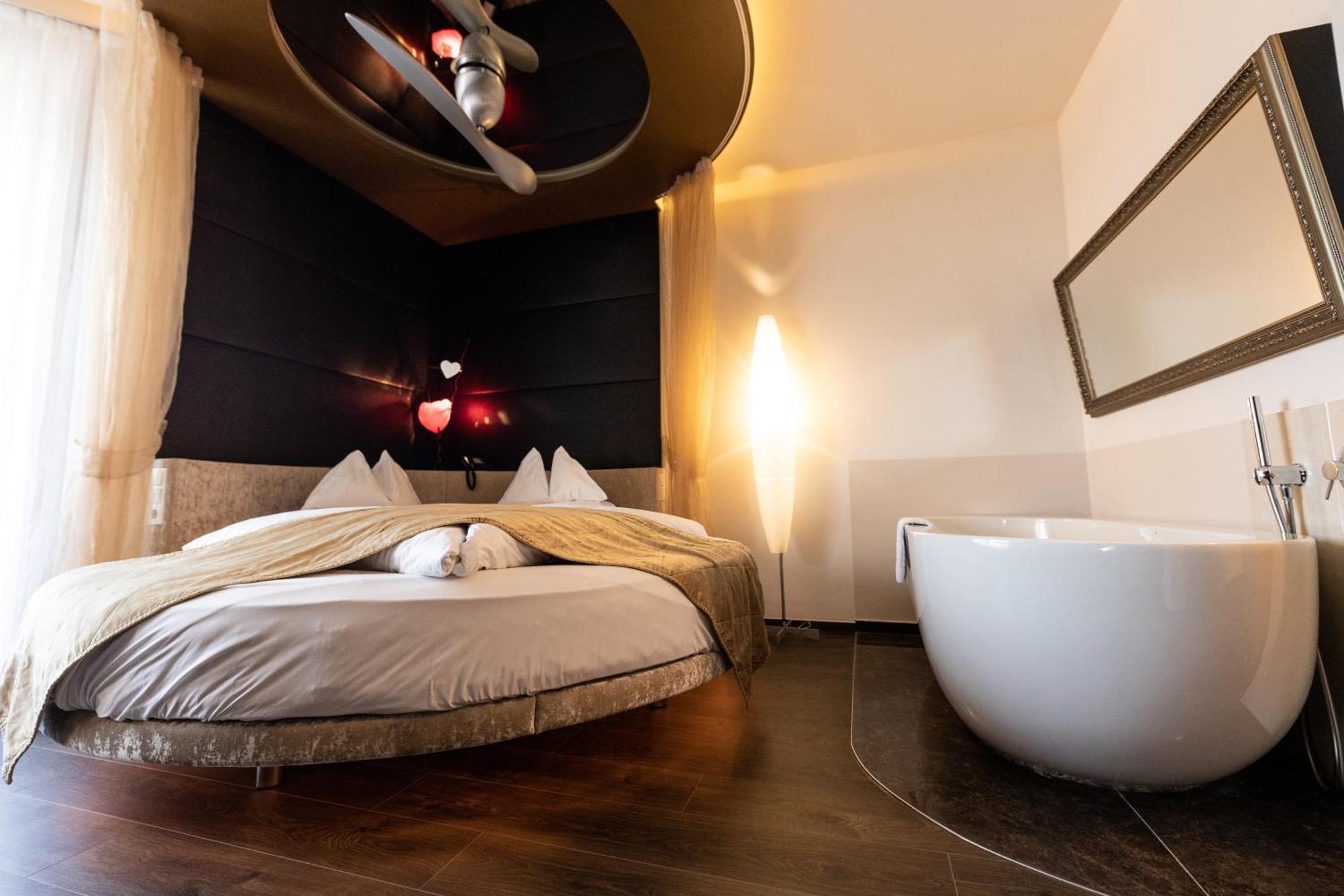 Maiers Kuschelhotel Loipersdorf Deluxe - Adults Only Loipersdorf bei Fuerstenfeld Luaran gambar