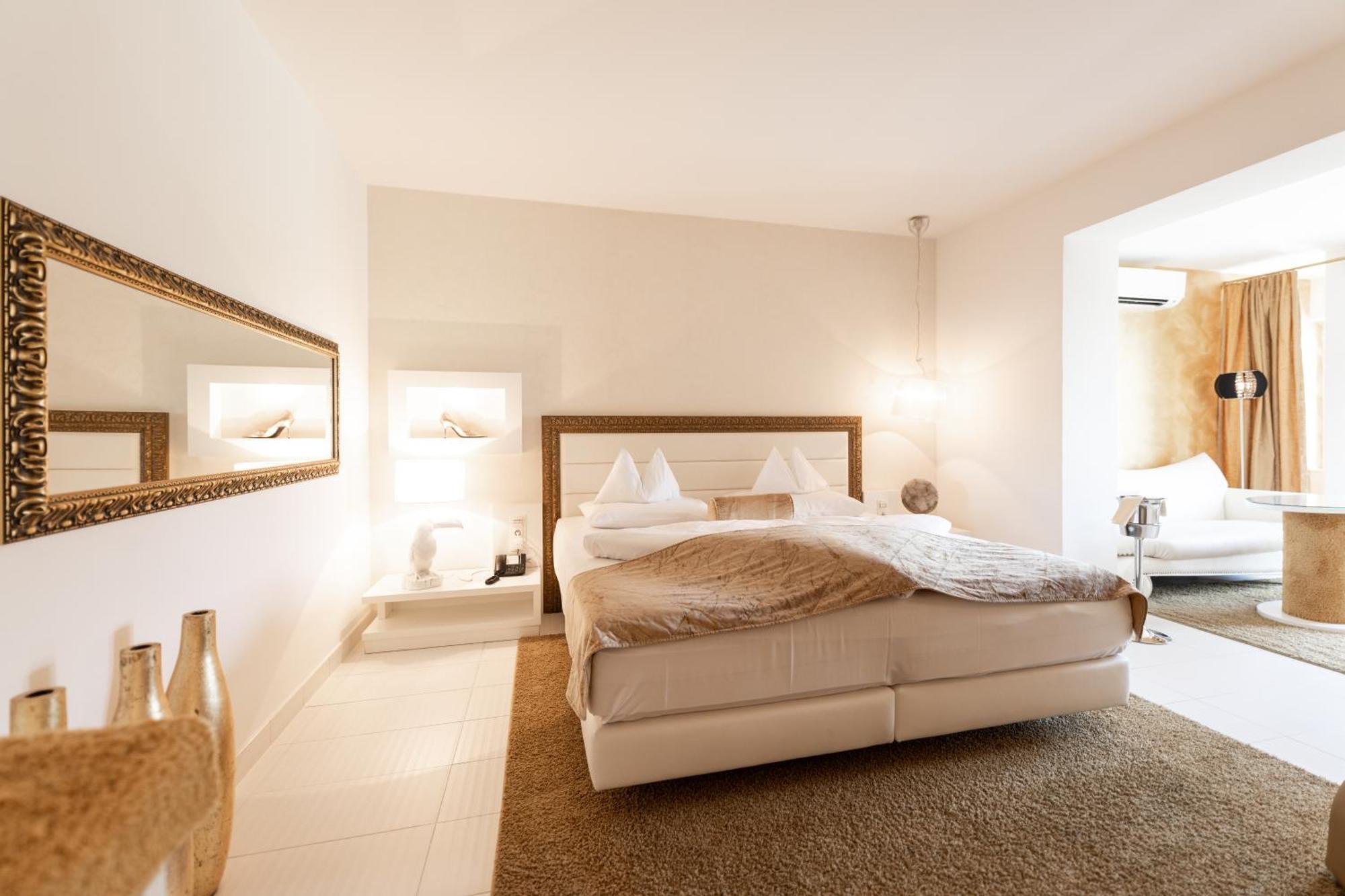 Maiers Kuschelhotel Loipersdorf Deluxe - Adults Only Loipersdorf bei Fuerstenfeld Luaran gambar